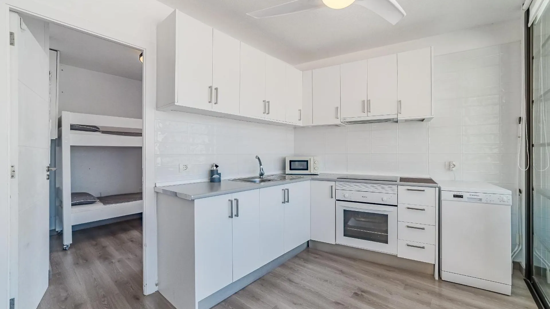 Family Flat With 3 Bedrooms And Balcony Near Los Gigantes And Ocean Пуэрто-де-Сантьяго 0*,  Испания