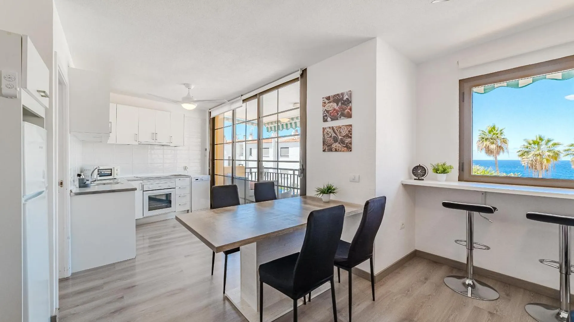 Апартаменты Family Flat With 3 Bedrooms And Balcony Near Los Gigantes And Ocean Пуэрто-де-Сантьяго Испания